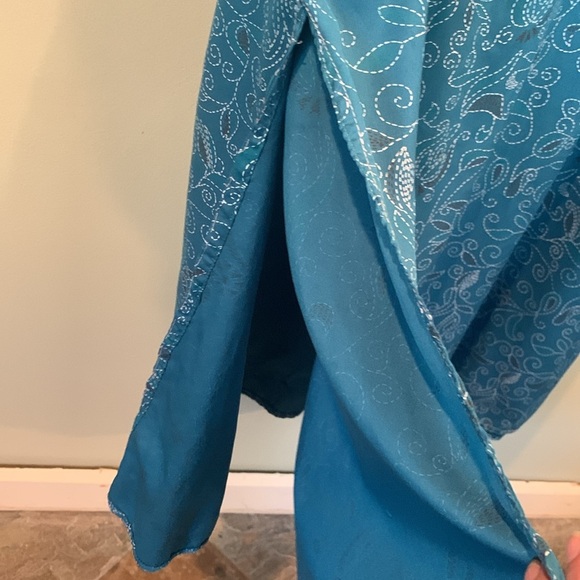 Kurta Lightweight Blue 3/4 Sleeve Women’s Approx. Medium Large -see measurements - Picture 9 of 10